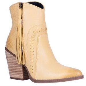 Dingo Women's Dream Big Fashion Booties